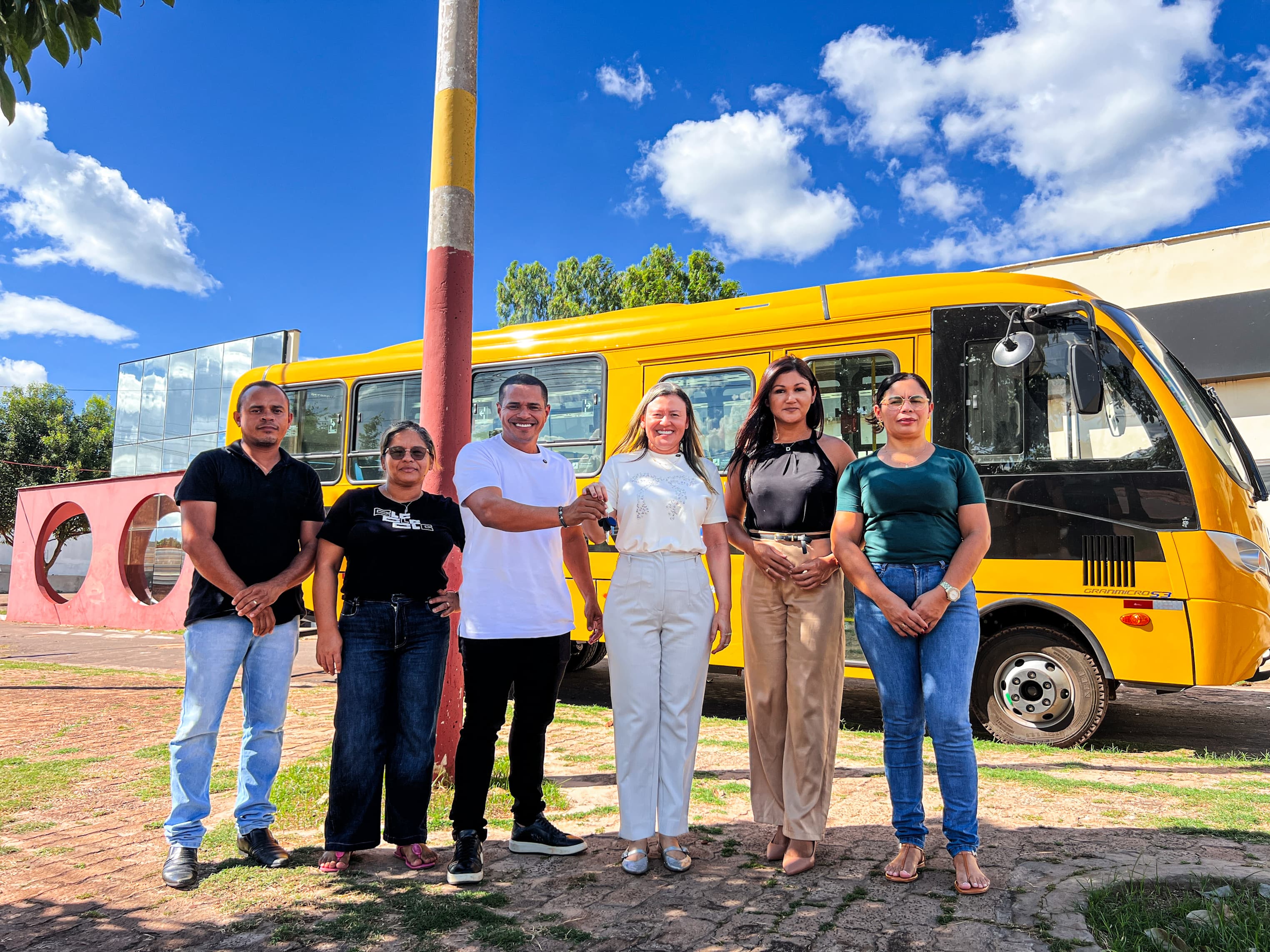 NOVO ÔNIBUS ESCOLAR PARA CAPINZAL DO NORTE